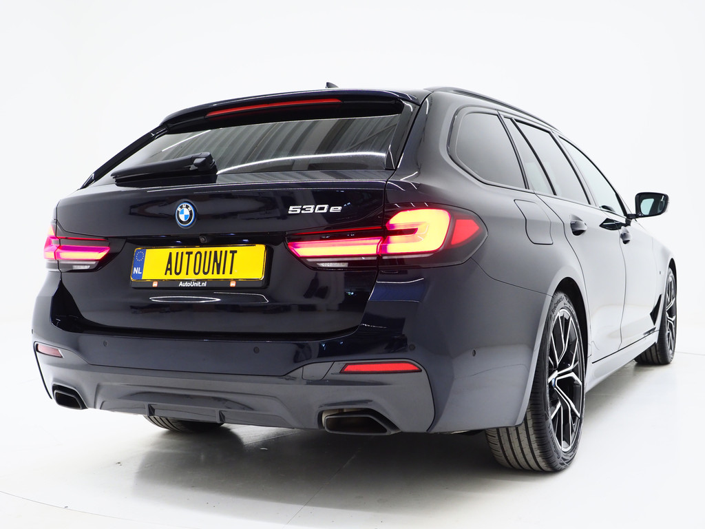 BMW 5 Serie Touring 530e M Sport Shadow Line 55