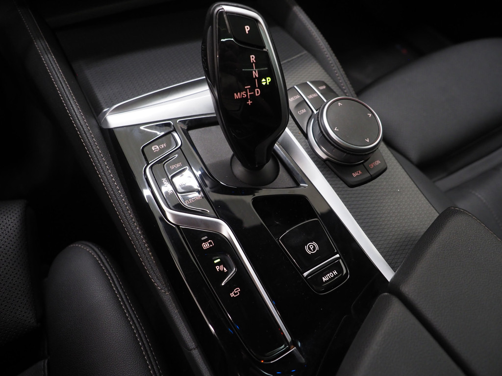 BMW 5 Serie Touring 530e M Sport Shadow Line 82
