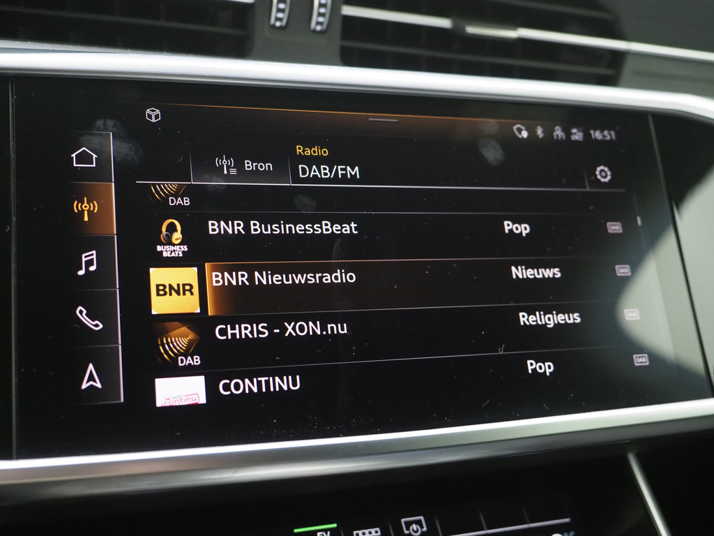 Audi A6 Avant 55 TFSI e quattro Full Black 26