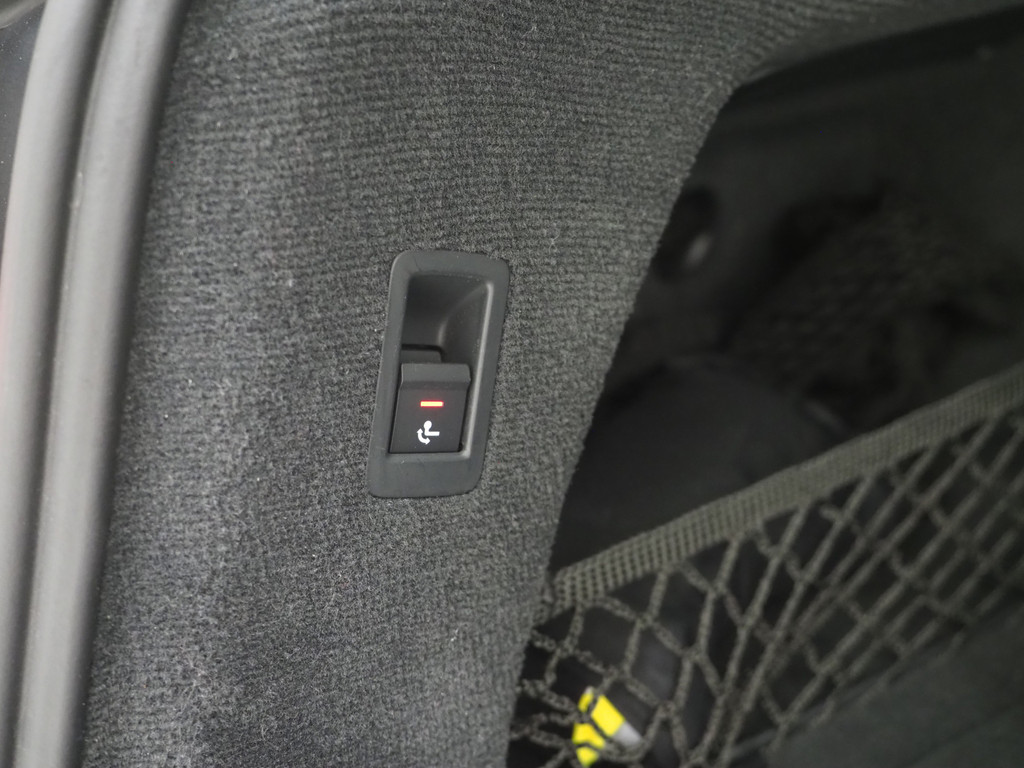 Audi A6 Avant 55 TFSI e quattro Full Black 38