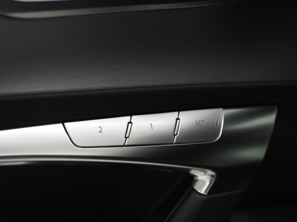 Audi A6 Avant 55 TFSI e quattro Full Black 57