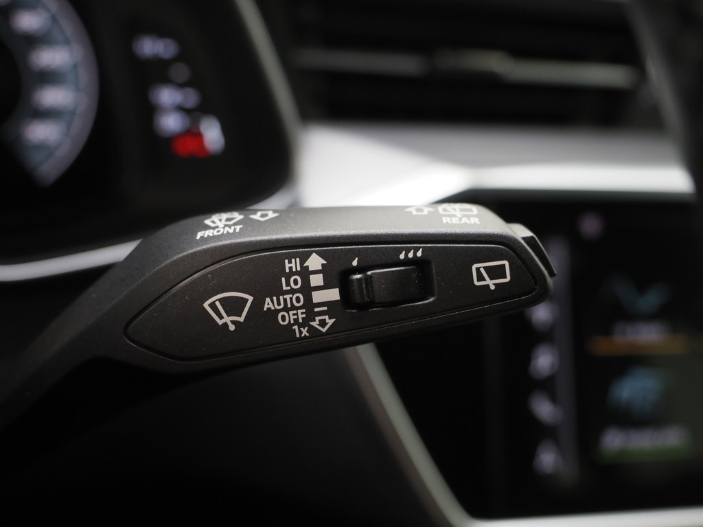 Audi A6 Avant 55 TFSI e quattro Full Black 65