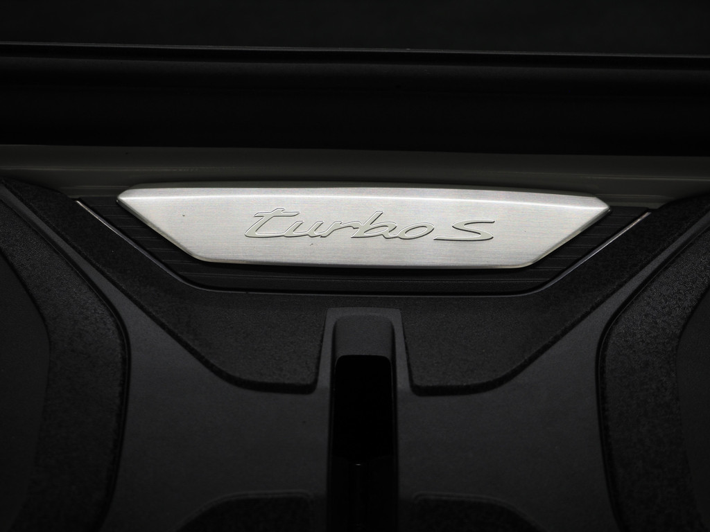 Porsche 911 3.8 Turbo S 122