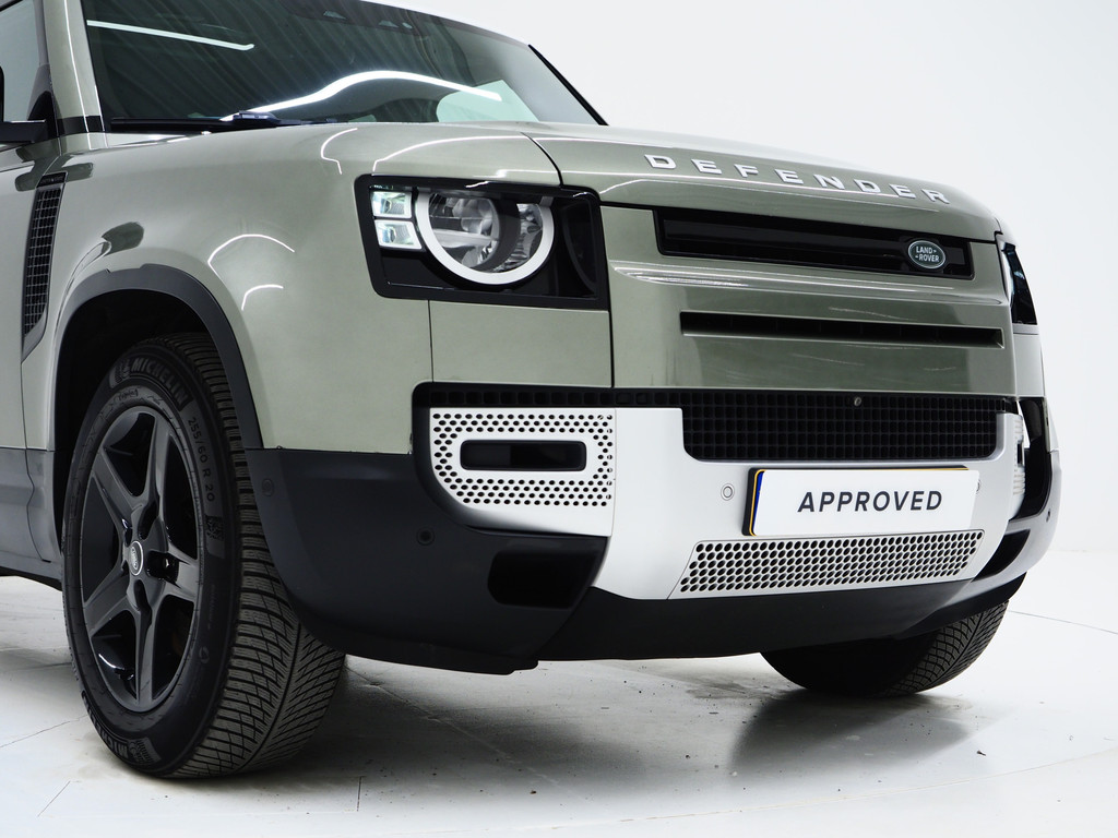 Land Rover Defender 110 2.0 P400e 11