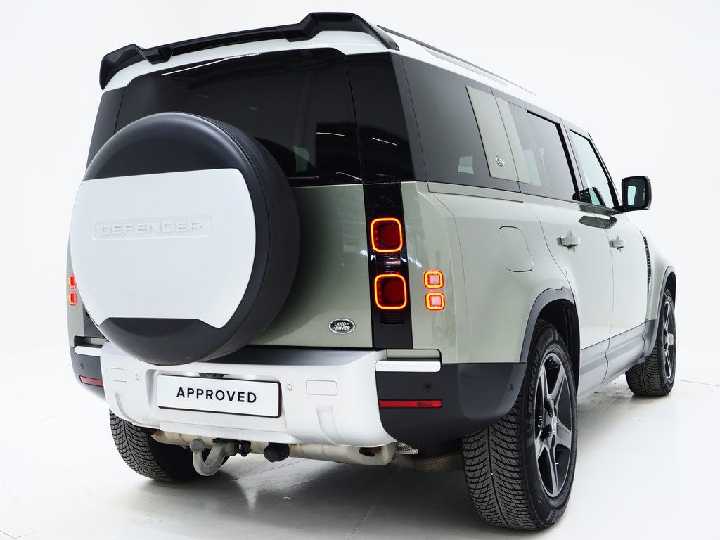 Land Rover Defender 110 2.0 P400e 44