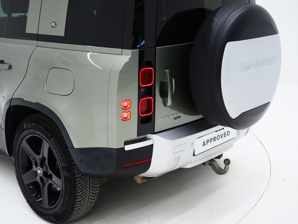 Land Rover Defender 110 2.0 P400e 49
