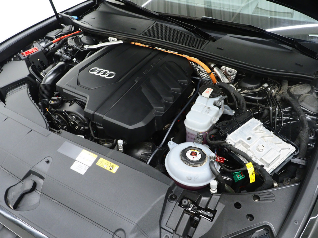 Audi A6 Avant 50 TFSI e quattro Full Black 6