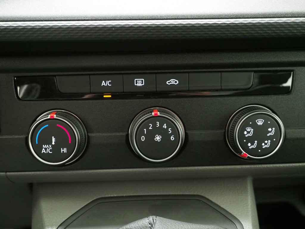 Volkswagen California California 2.0 TDI T6.1 DSG Off Grid 42