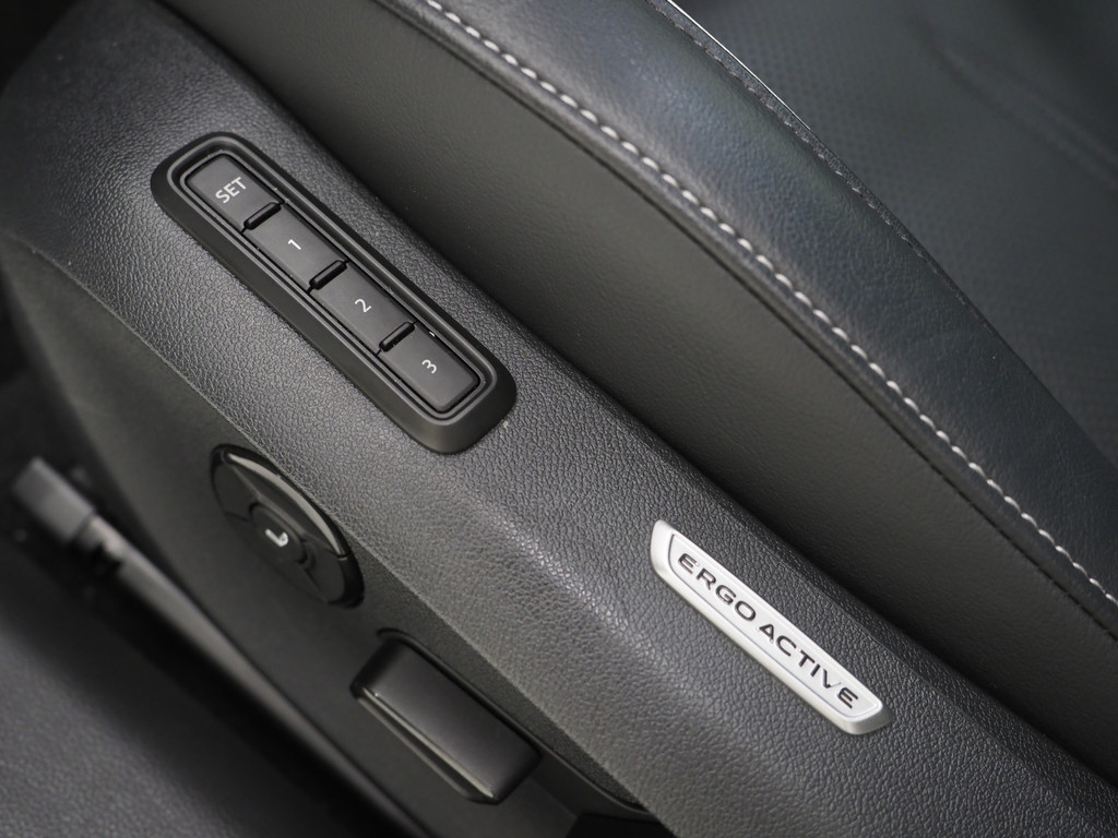 Volkswagen Passat Variant 1.5 eHybrid Elegance 21