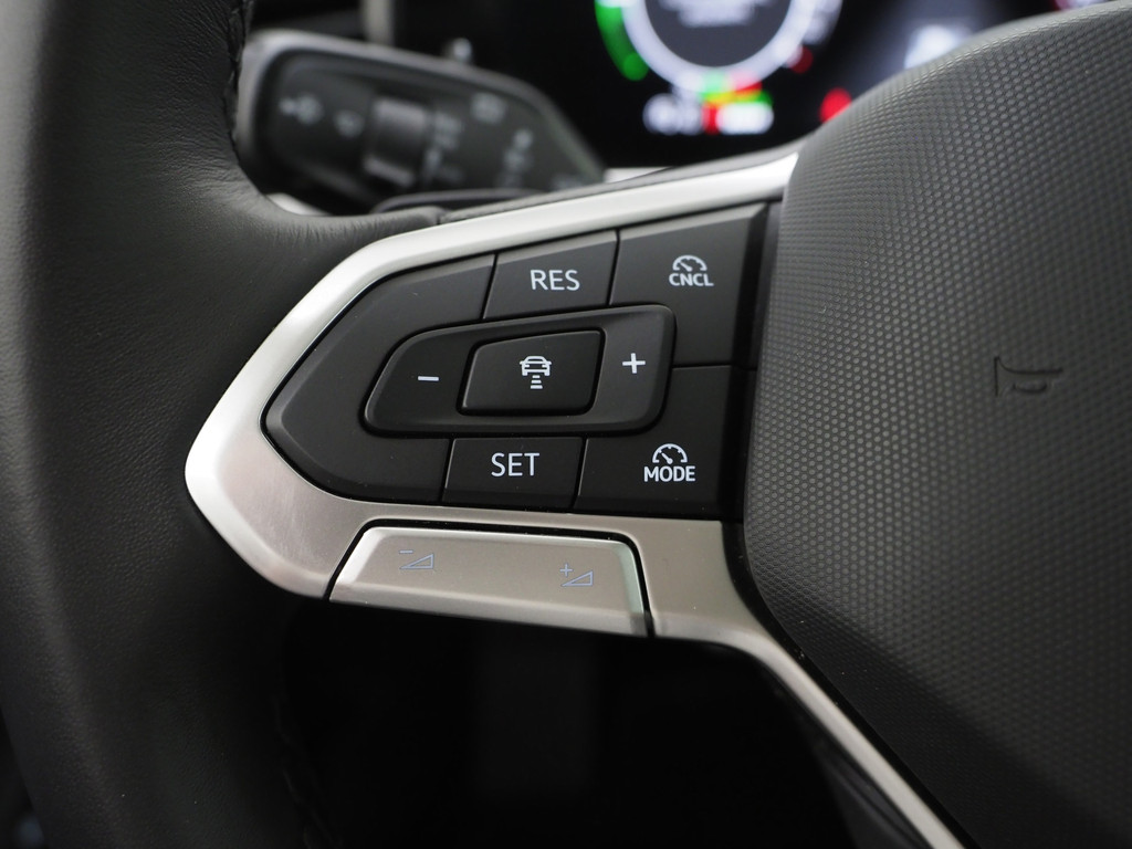 Volkswagen Passat Variant 1.5 eHybrid Elegance 24