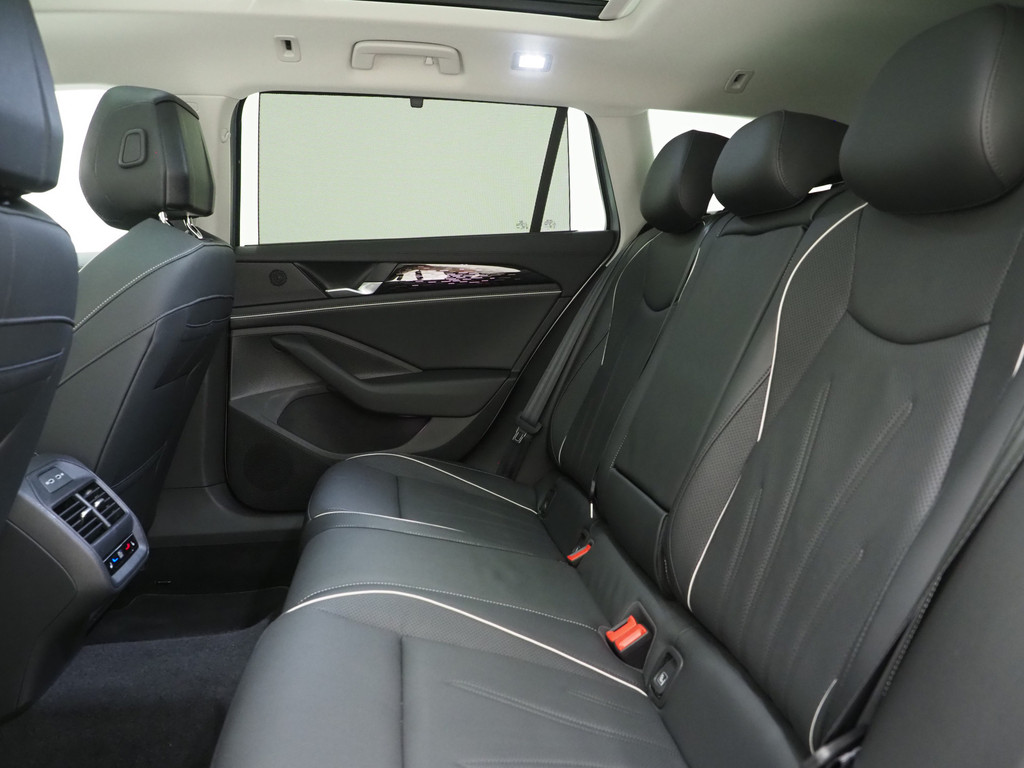 Volkswagen Passat Variant 1.5 eHybrid Elegance 46