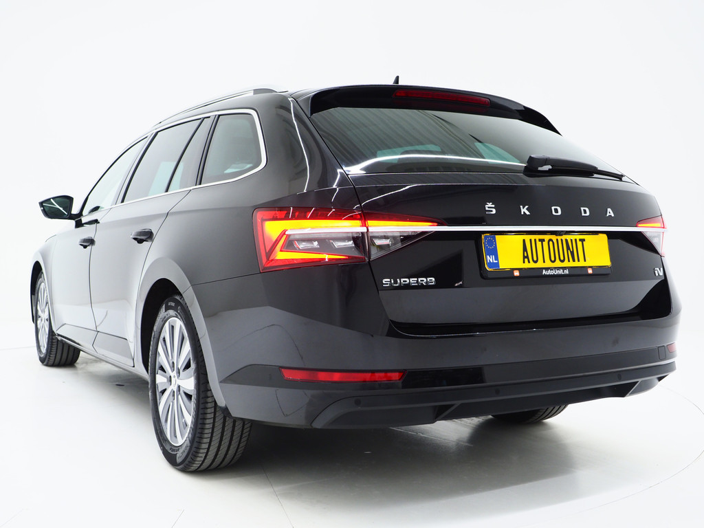 Škoda Superb Combi 1.4 TSI iV Style 49
