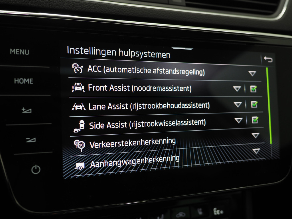 Škoda Superb Combi 1.4 TSI iV Style 79