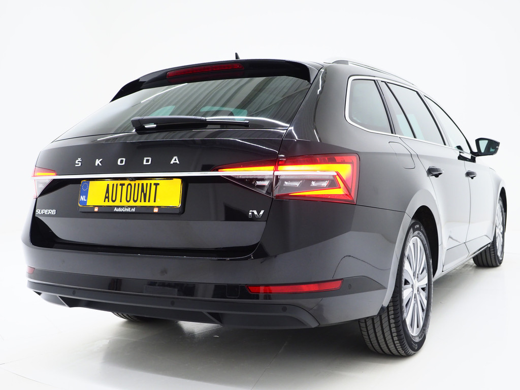 Škoda Superb Combi 1.4 TSI iV Style 8