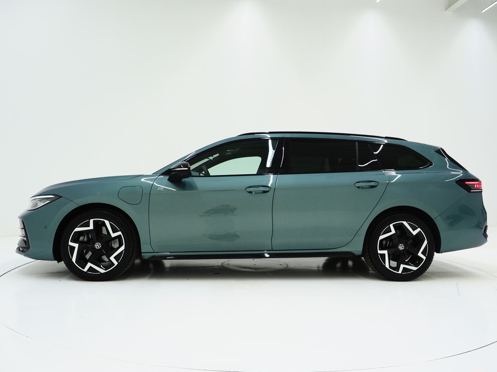 Volkswagen Passat Variant 1.5 eHybrid R-Line Edition 1