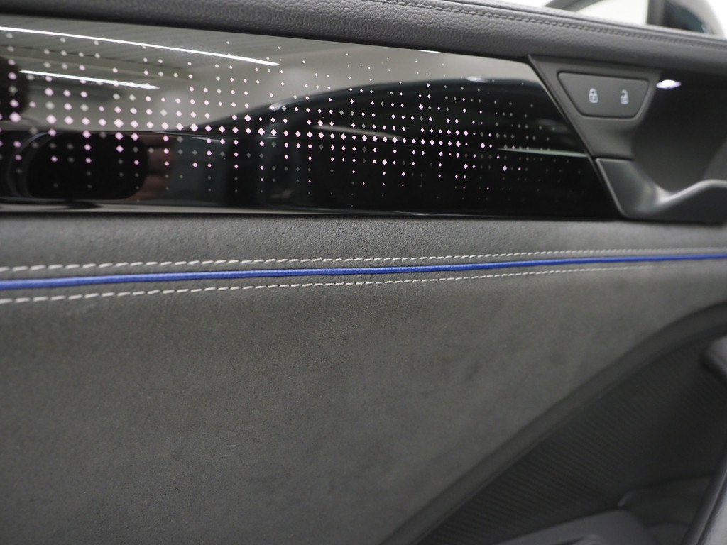 Volkswagen Passat Variant 1.5 eHybrid R-Line Edition 18