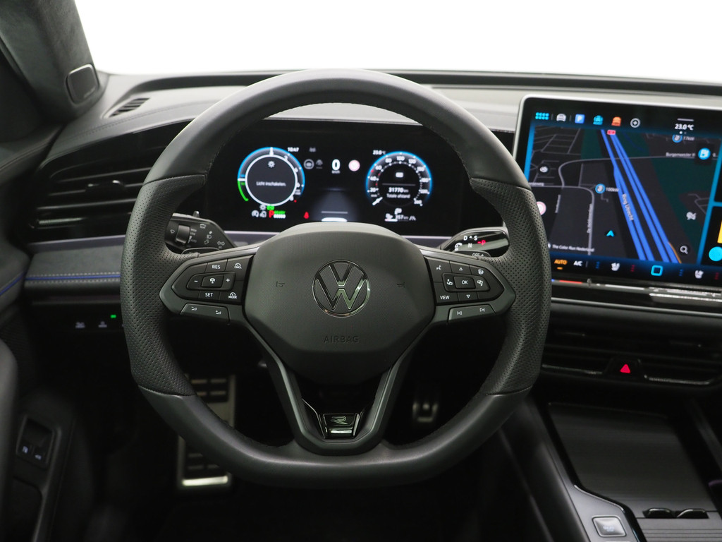 Volkswagen Passat Variant 1.5 eHybrid R-Line Edition 44