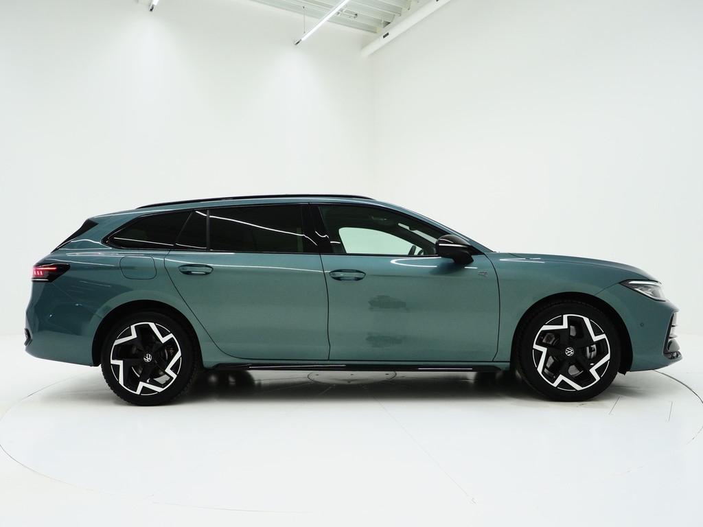 Volkswagen Passat Variant 1.5 eHybrid R-Line Edition 9