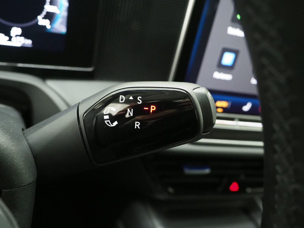 Volkswagen Passat Variant 1.5 eHybrid 204PK 64