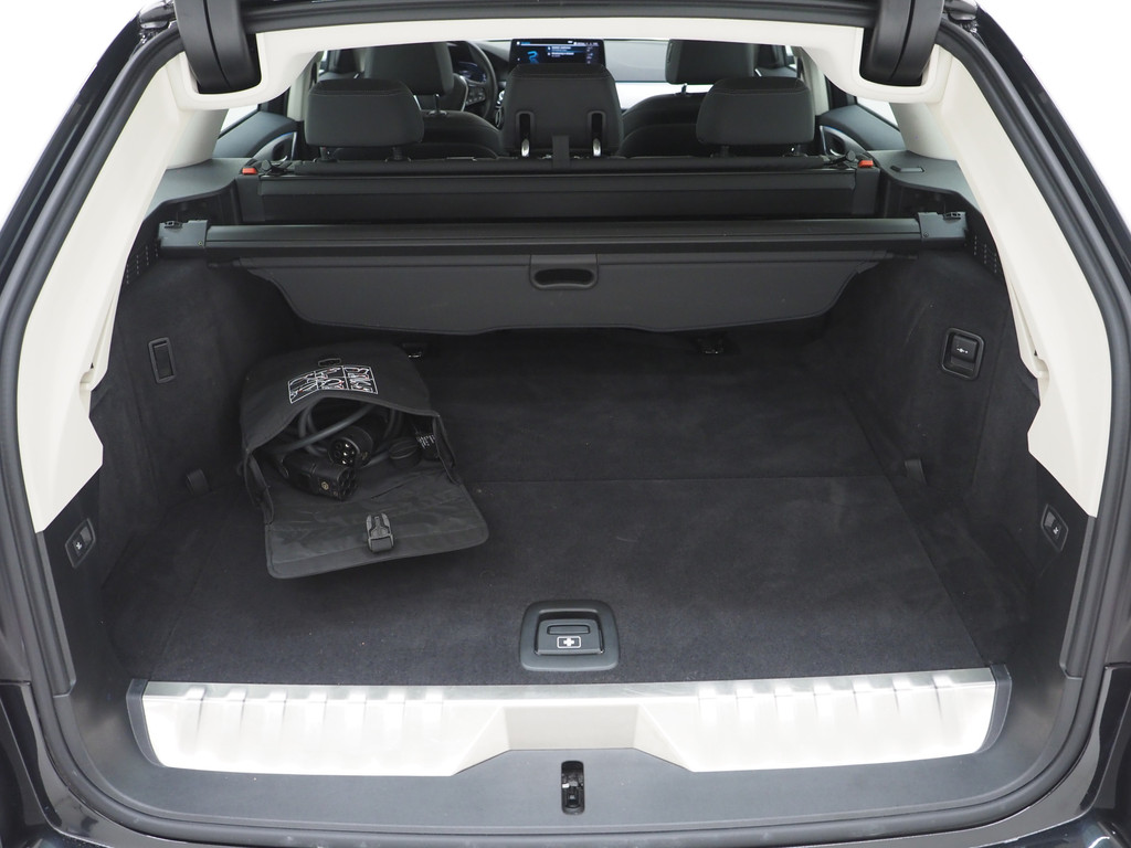 BMW 5 Serie Touring 530e xDrive 37