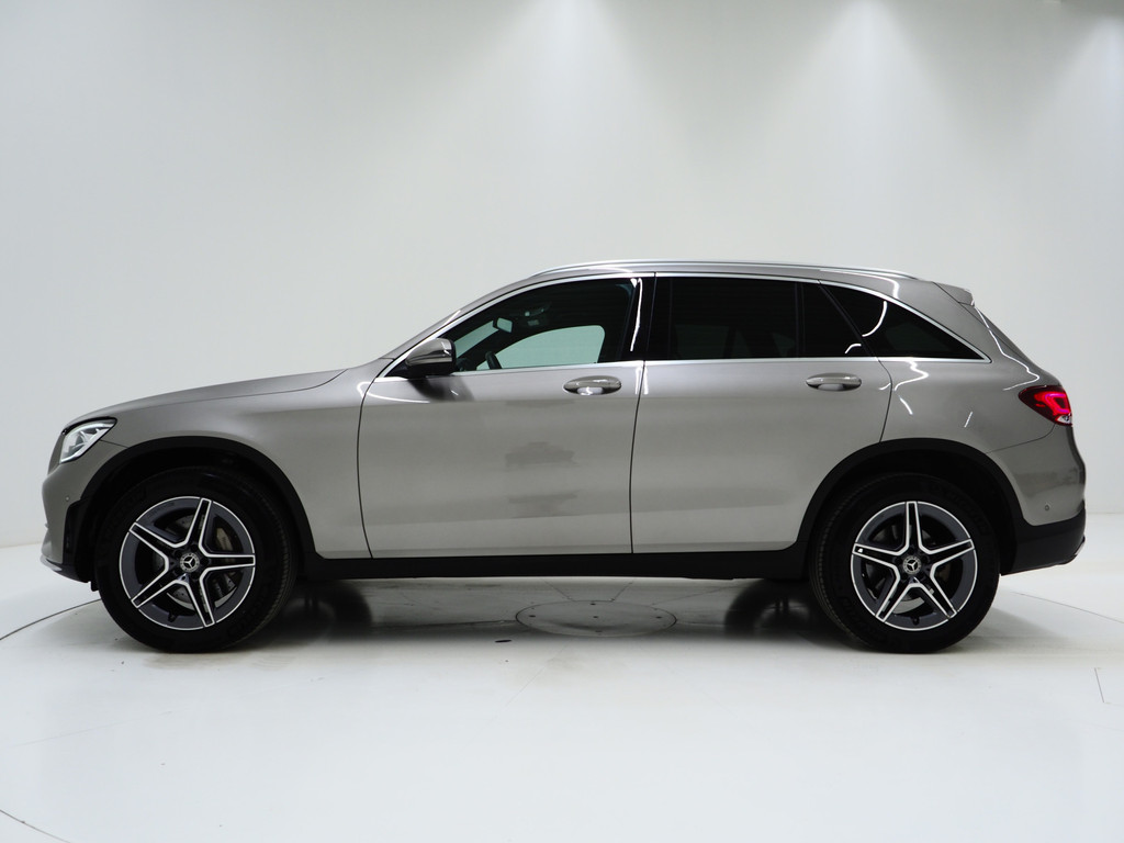 Mercedes-Benz GLC 300e 4MATIC AMG 1
