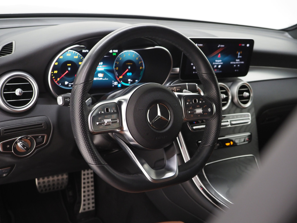Mercedes-Benz GLC 300e 4MATIC AMG 15