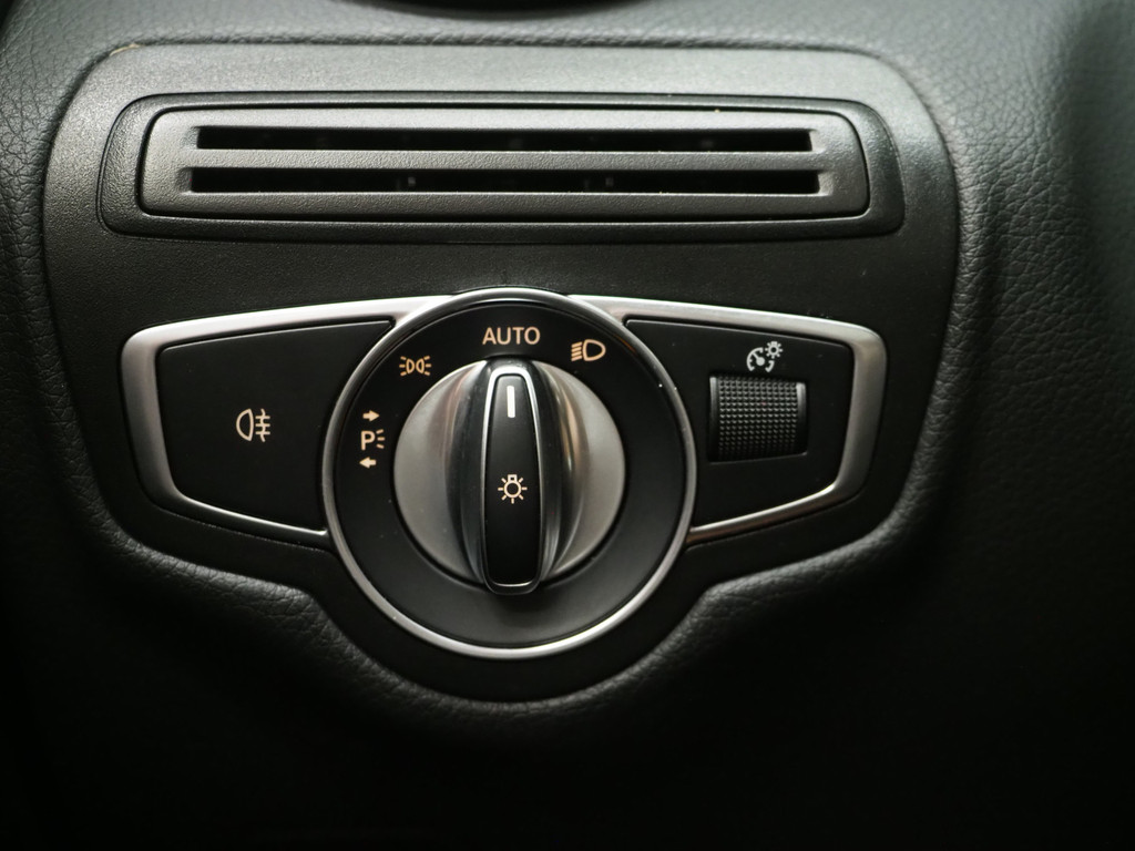 Mercedes-Benz GLC 300e 4MATIC AMG 18