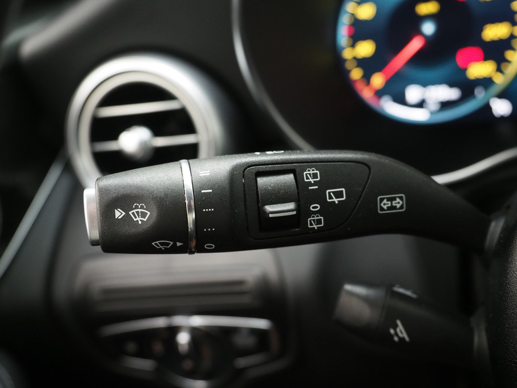 Mercedes-Benz GLC 300e 4MATIC AMG 19