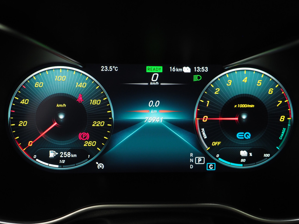 Mercedes-Benz GLC 300e 4MATIC AMG 24