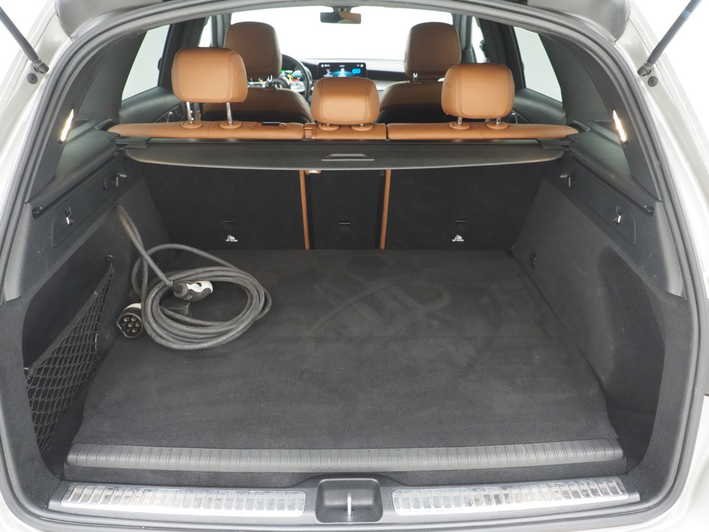 Mercedes-Benz GLC 300e 4MATIC AMG 35