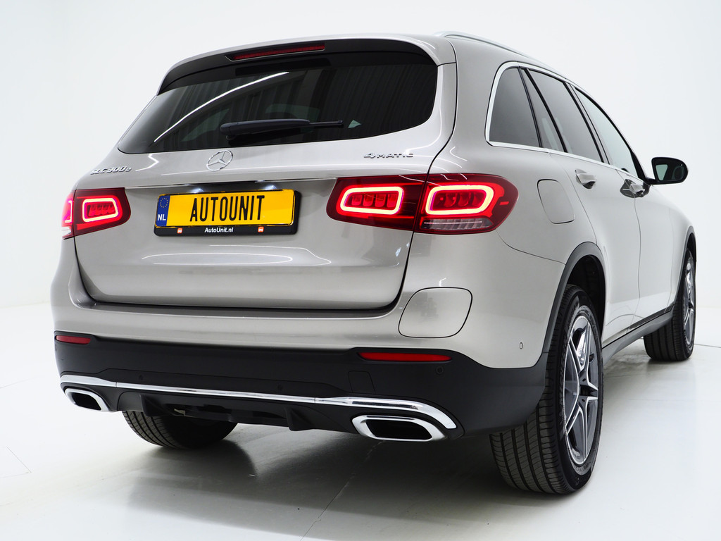 Mercedes-Benz GLC 300e 4MATIC AMG 47