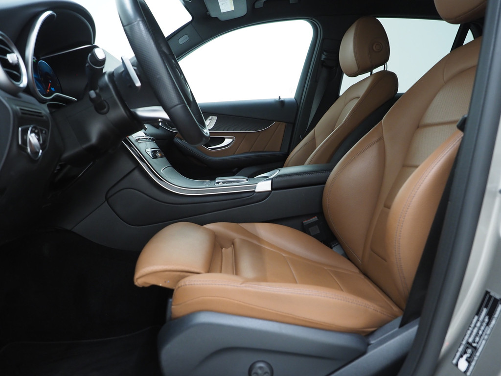 Mercedes-Benz GLC 300e 4MATIC AMG 53