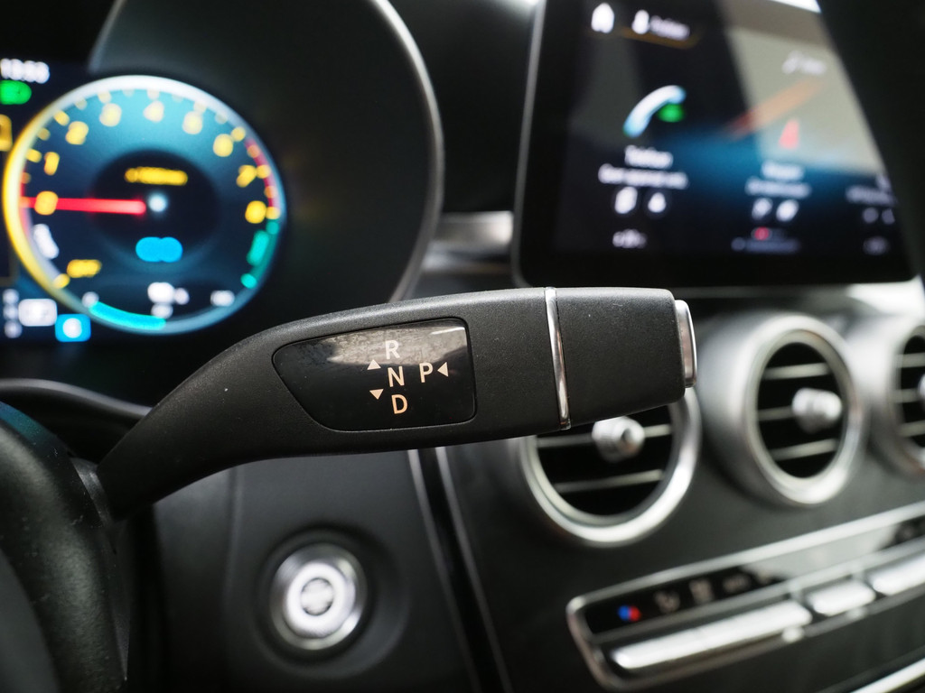 Mercedes-Benz GLC 300e 4MATIC AMG 62