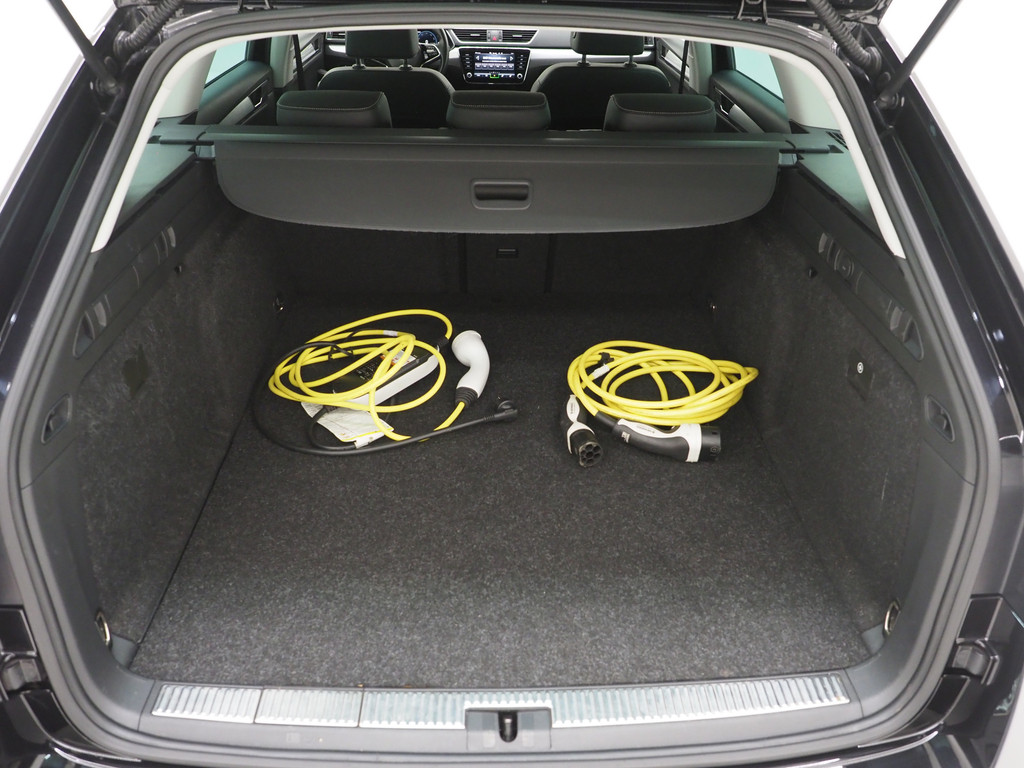 Škoda Superb Combi 1.4 TSI iV 218PK 35