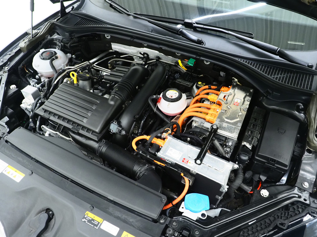 Škoda Superb Combi 1.4 TSI iV 218PK 6