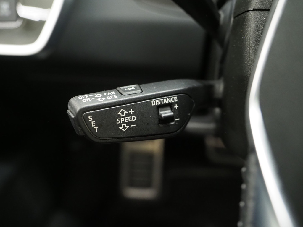 Audi A6 Avant 55 TFSI e quattro Competition Full Black 19