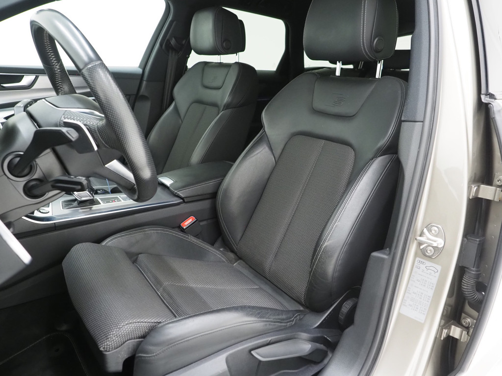 Audi A6 Avant 55 TFSI e quattro Competition Full Black 42