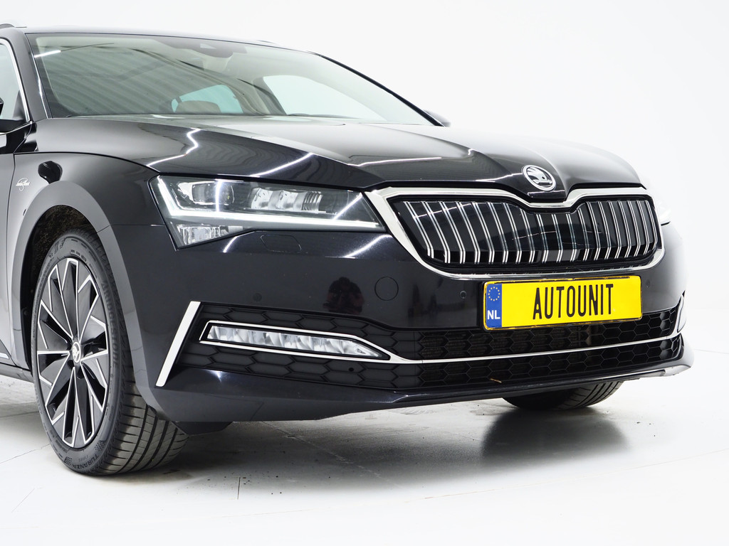 Škoda Superb Combi 1.4 TSI iV Laurin & Klement 11