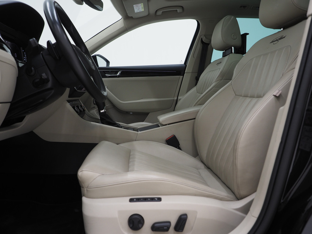 Škoda Superb Combi 1.4 TSI iV Laurin & Klement 16