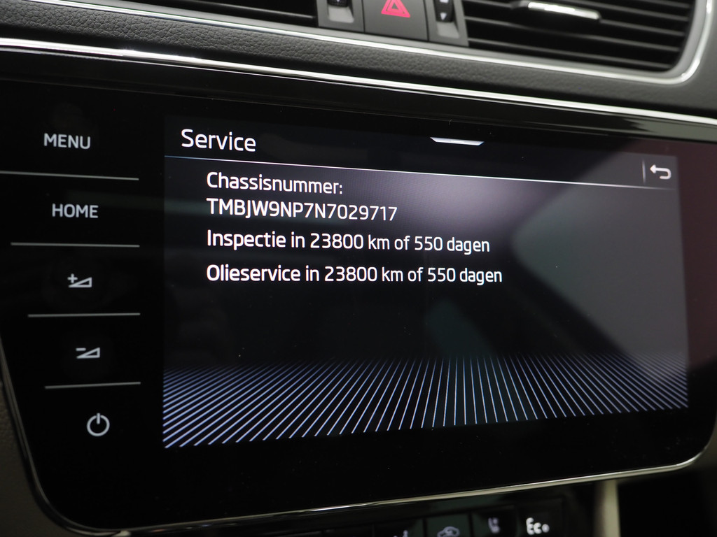 Škoda Superb Combi 1.4 TSI iV Laurin & Klement 31