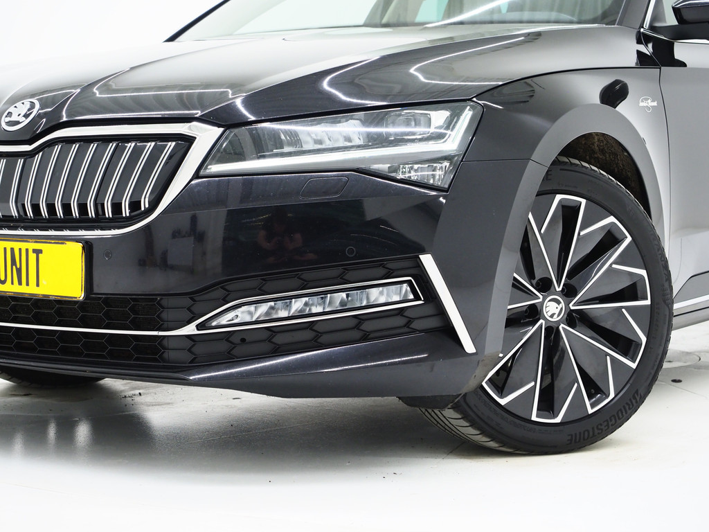 Škoda Superb Combi 1.4 TSI iV Laurin & Klement 5