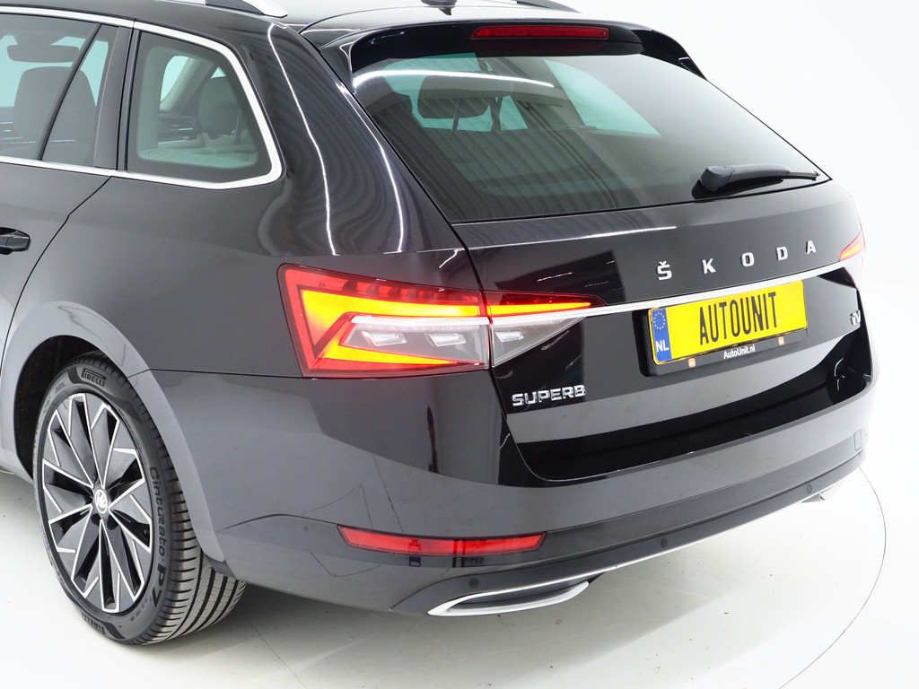 Škoda Superb Combi 1.4 TSI iV Laurin & Klement 59