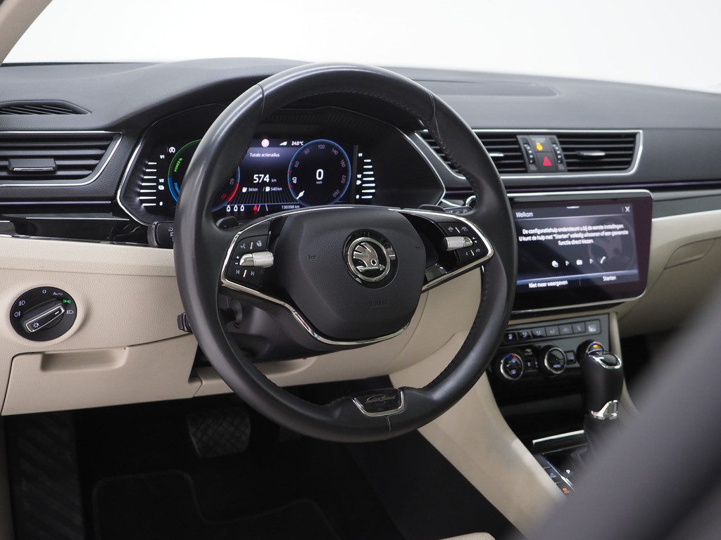 Škoda Superb Combi 1.4 TSI iV Laurin & Klement 63