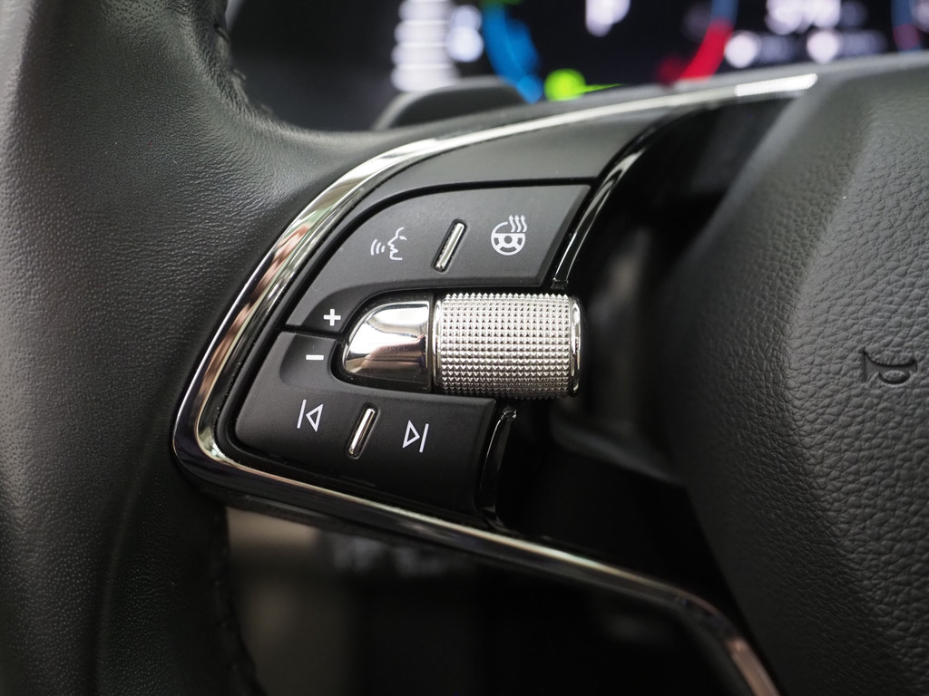 Škoda Superb Combi 1.4 TSI iV Laurin & Klement 70