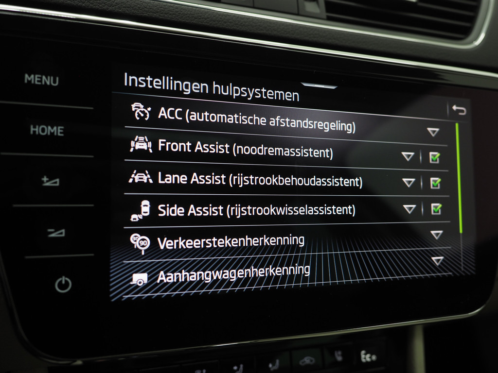 Škoda Superb Combi 1.4 TSI iV Laurin & Klement 78