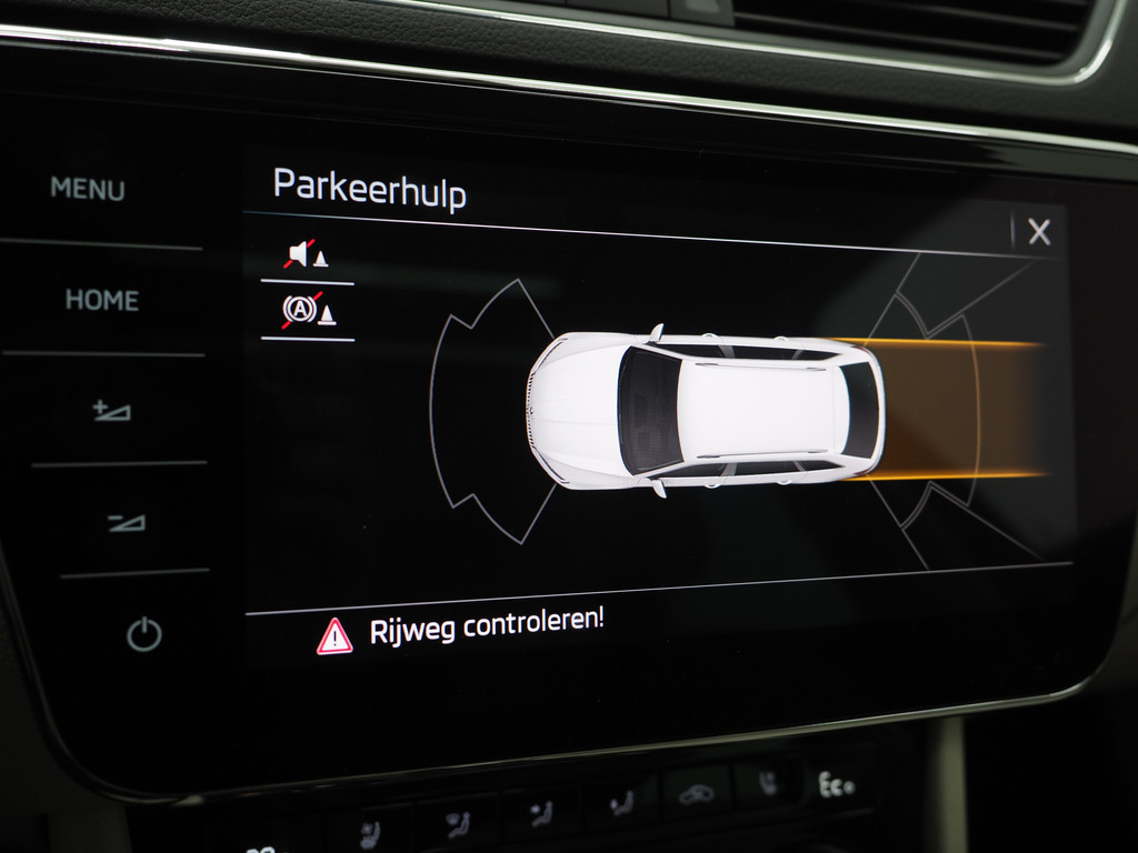 Škoda Superb Combi 1.4 TSI iV Laurin & Klement 79