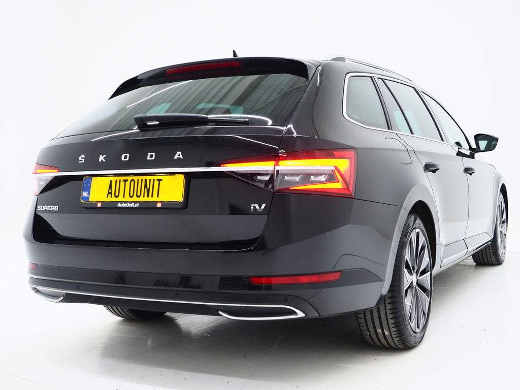 Škoda Superb Combi 1.4 TSI iV Laurin & Klement 8