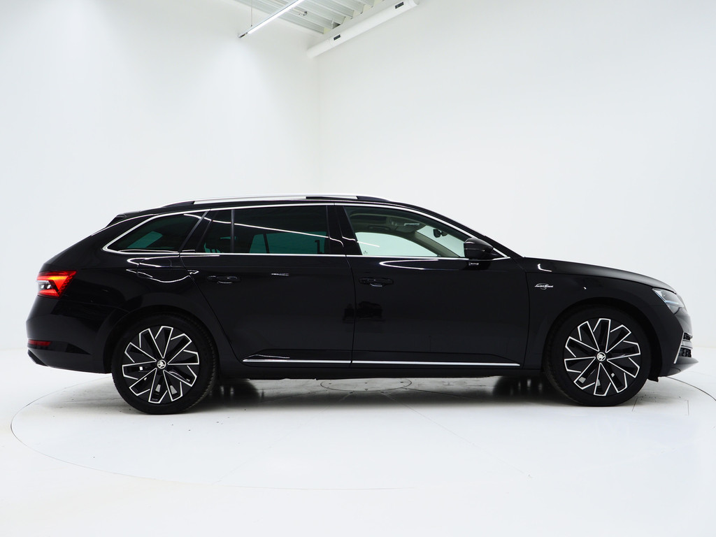 Škoda Superb Combi 1.4 TSI iV Laurin & Klement 9