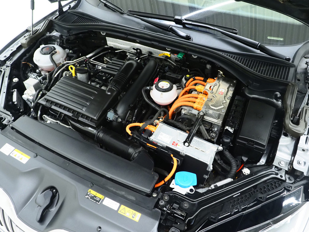 Škoda Superb Combi 1.4 TSI iV Style 6