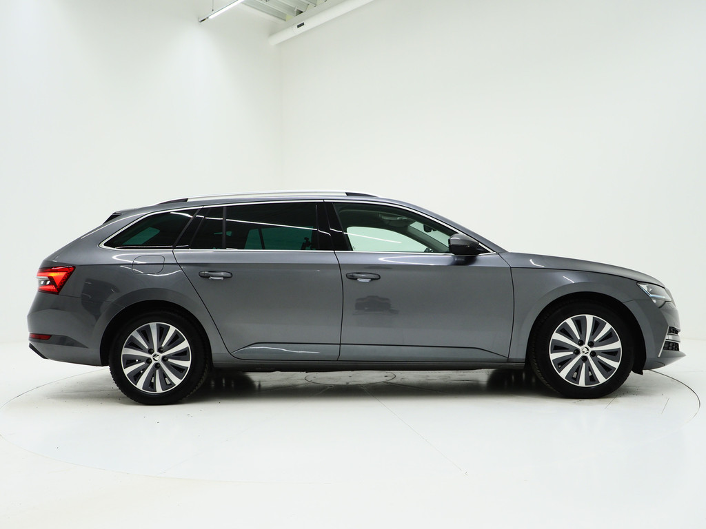 Škoda Superb Combi 1.4 TSI iV Style 9